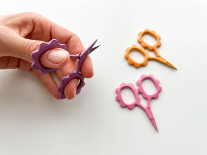 Small Flower scissors, tiny embroidery scissors: Barbie Pink