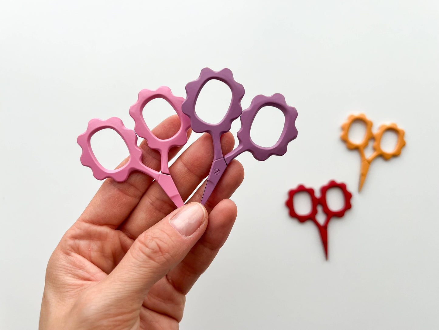 Small Flower scissors, tiny embroidery scissors: Barbie Pink