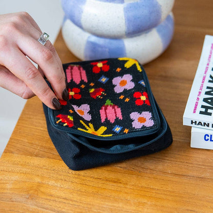 POP ART PETALS | Needlepoint Pouch Kit