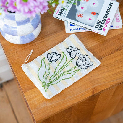 Les Tulips- Needlepoint Kit