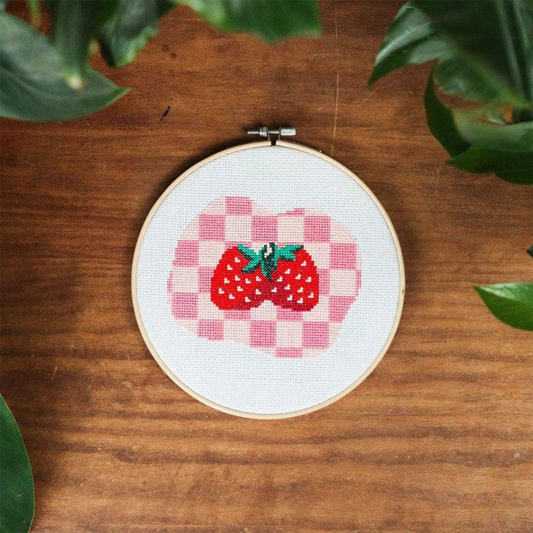 STRAWBERRY SUMMER Cross Stitch Kit