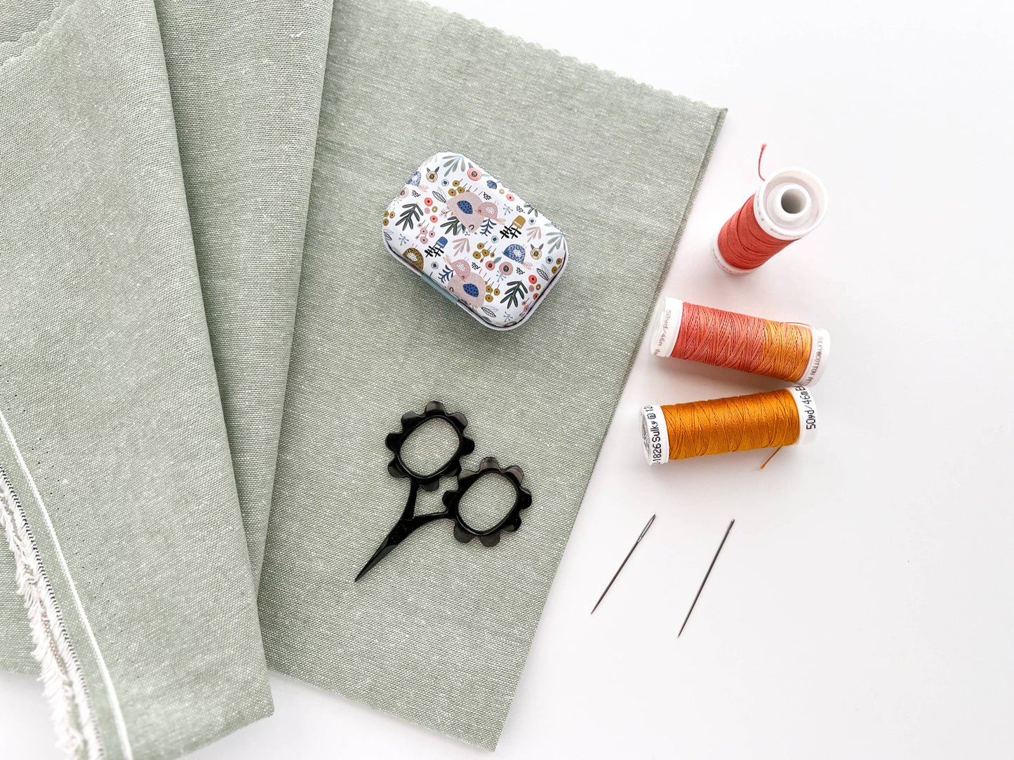 Small flower scissors, tiny needlecraft scissors: Black