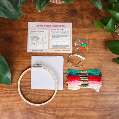 STRAWBERRY SUMMER Cross Stitch Kit
