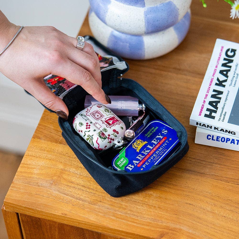 POP ART PETALS | Needlepoint Pouch Kit