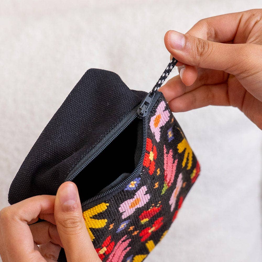 POP ART PETALS | Needlepoint Pouch Kit