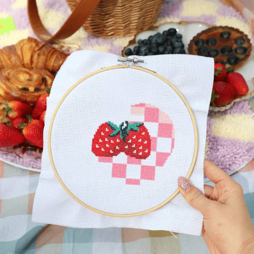 STRAWBERRY SUMMER Cross Stitch Kit