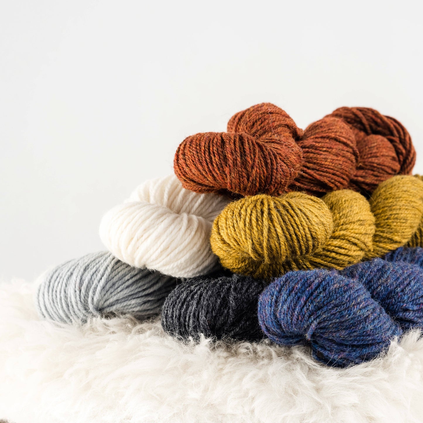 Erin: bulky weight Irish and New Zealand wool: Limestone